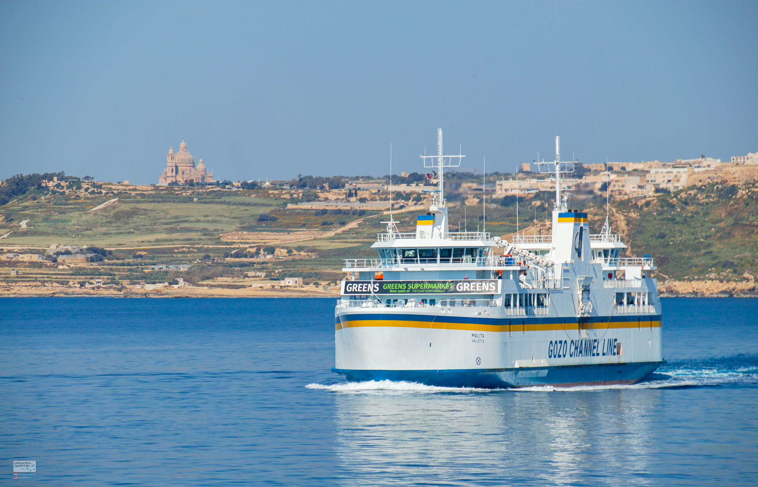 Komp Gozo és Málta között